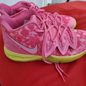 Kyries 5 Patrick Star basketball shoes